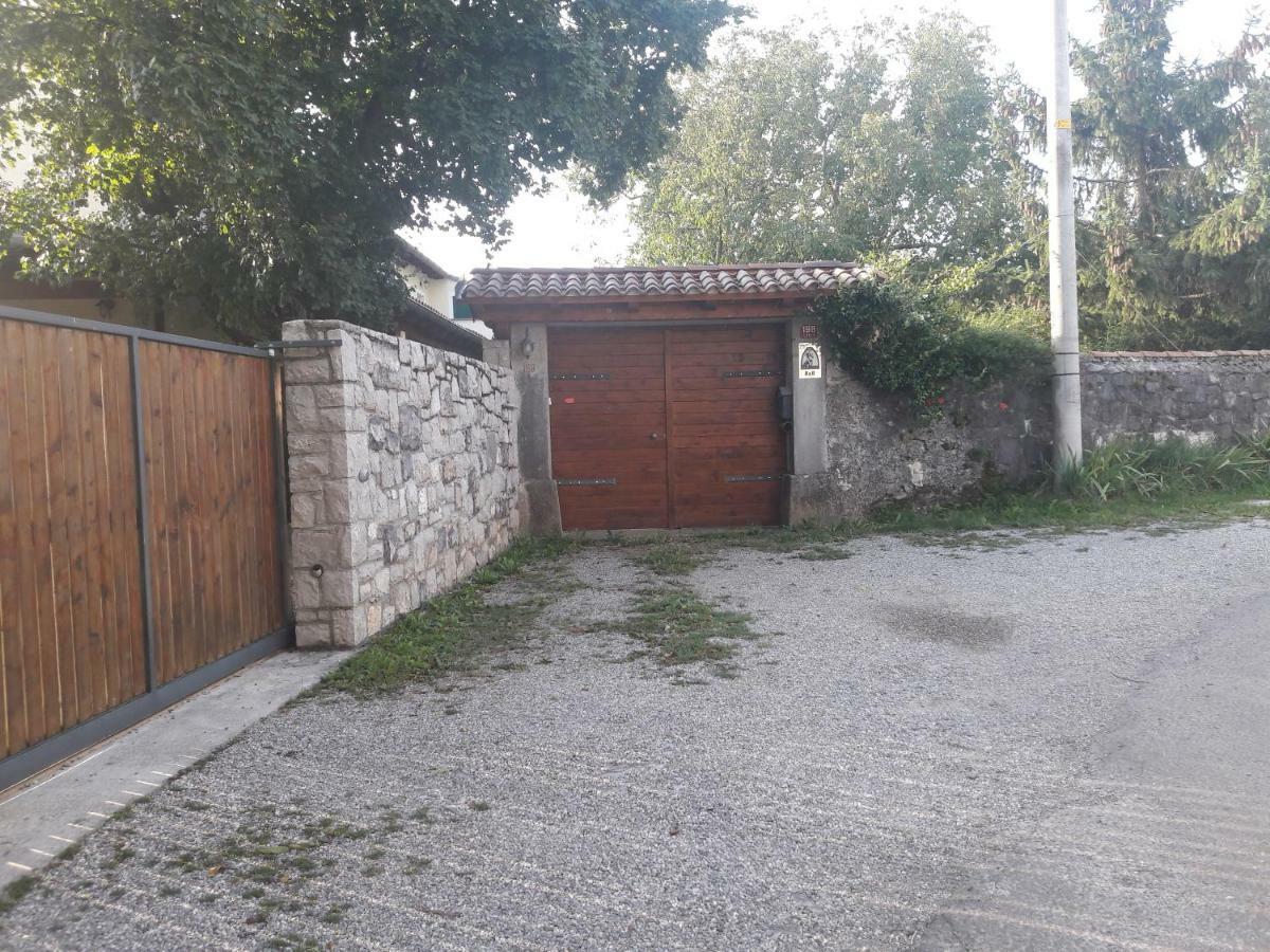 Country House Lokev Pensionat Eksteriør billede